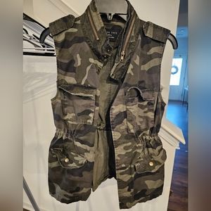Camouflage vest women